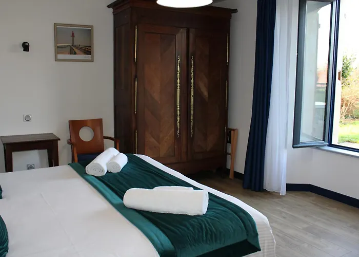 Guest house Domaine Des Pieris - D'hotes Grandcamp-Maisy